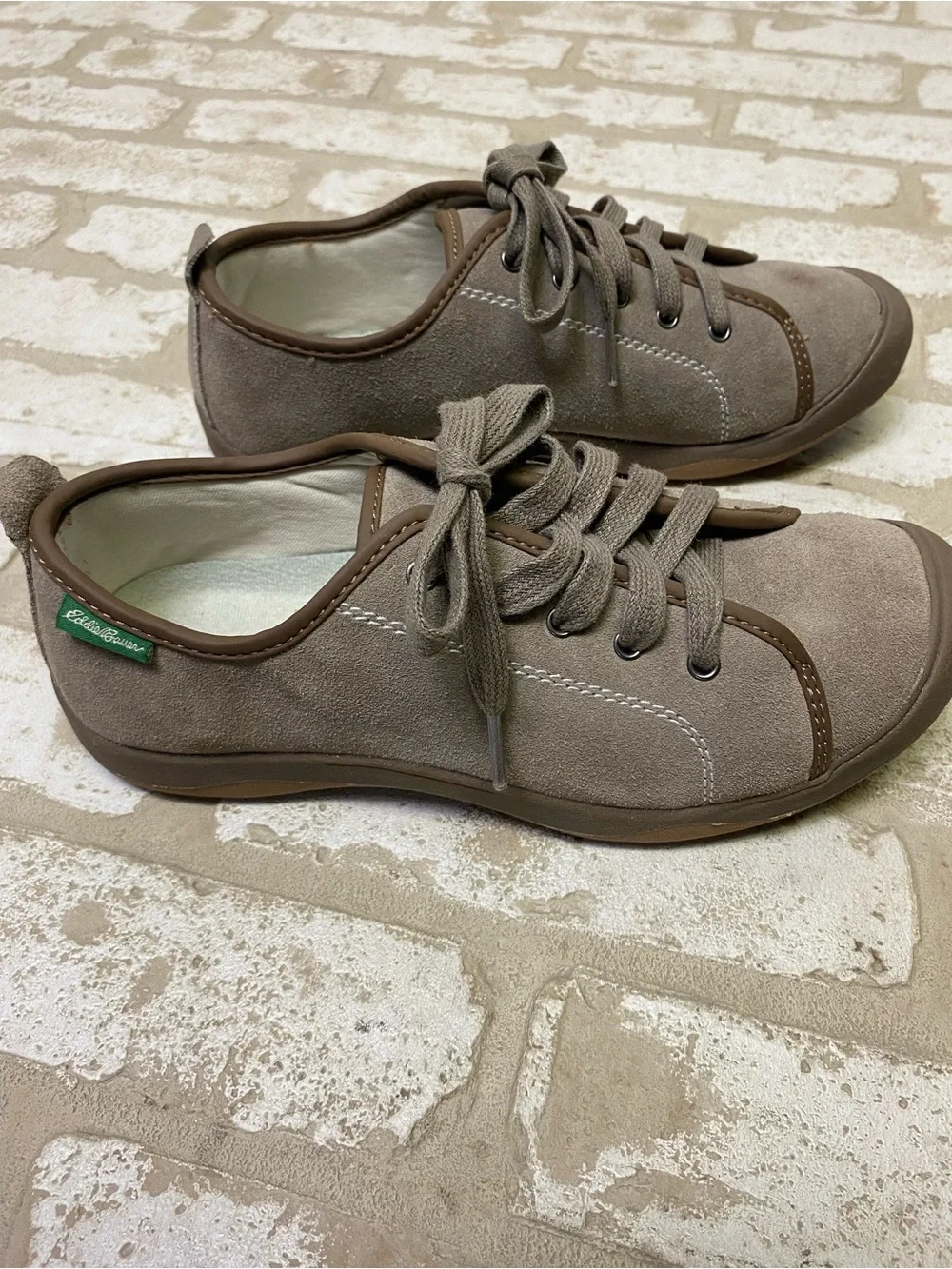 Eddie Bauer Women 6.5 Henderson Pine Suede Leather Walking Casual Sneakers Taupe
